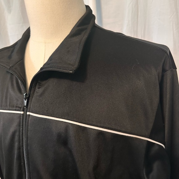 Tek Gear Black Track Jacket. Pockets. Men’s SZ Large. Full Zip.  White Stripe. - Picture 2 of 7